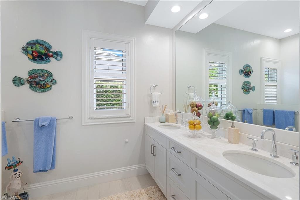 716 Shadow Lake Ln, Naples, FL 34108-10