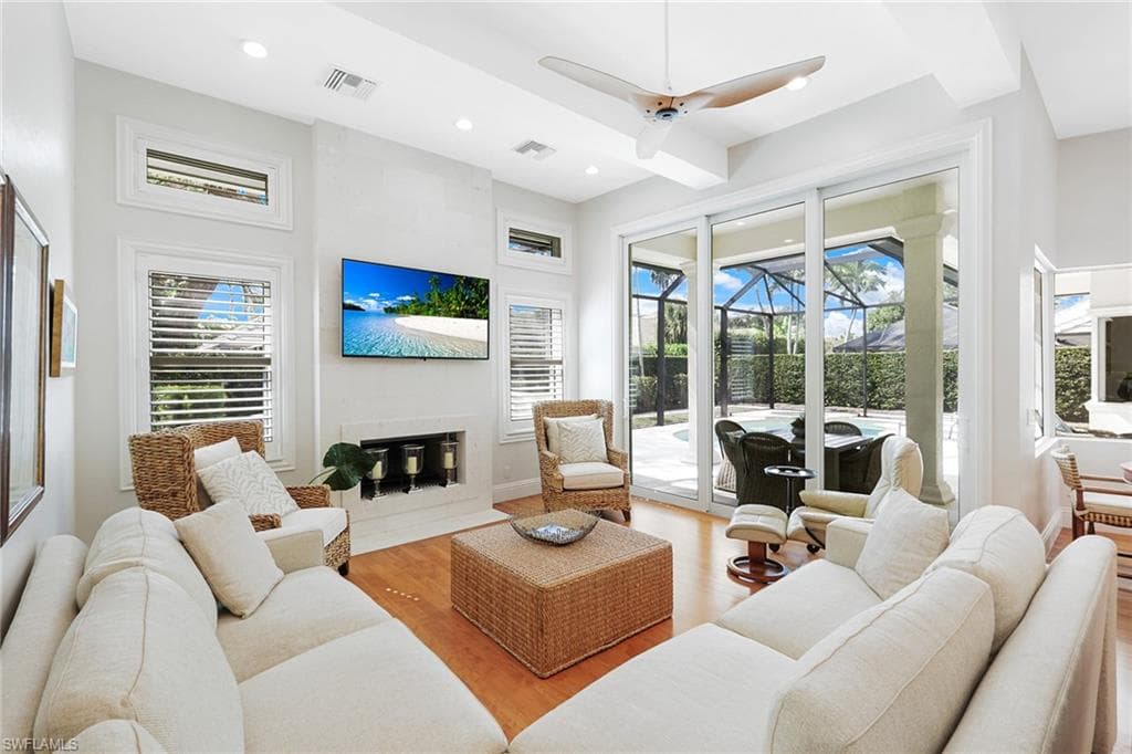 716 Shadow Lake Ln, Naples, FL 34108-4