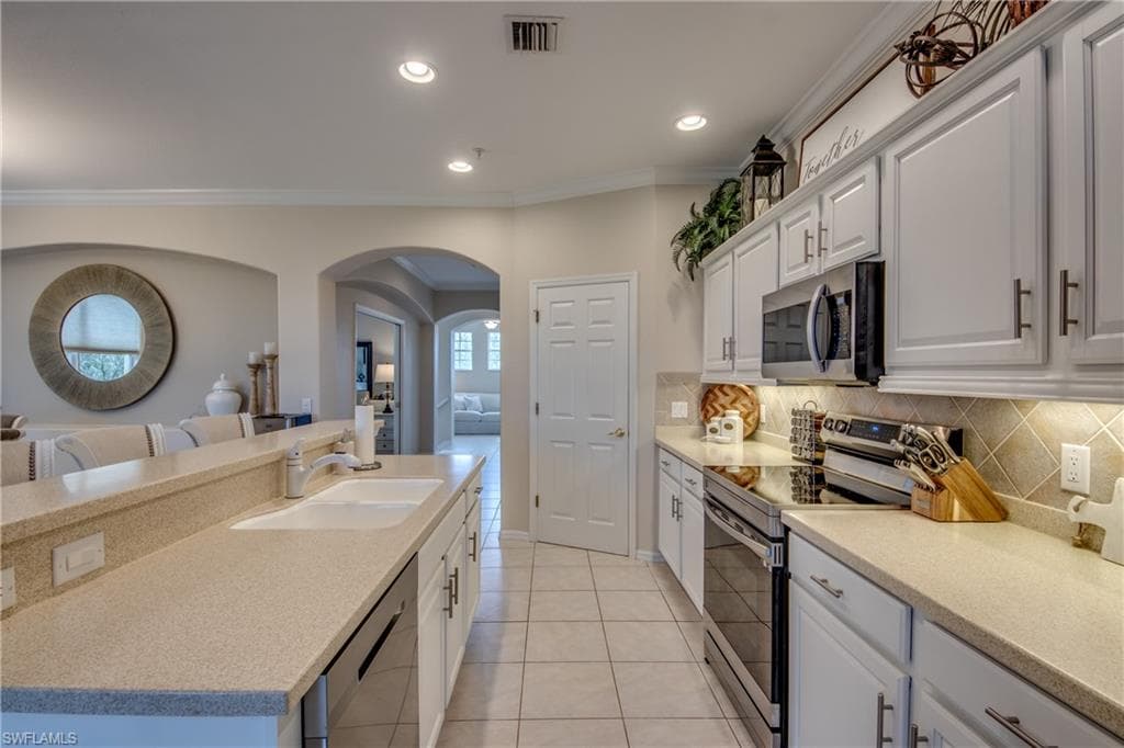 14776 Calusa Palms Dr 204, Fort Myers, FL 33919-18