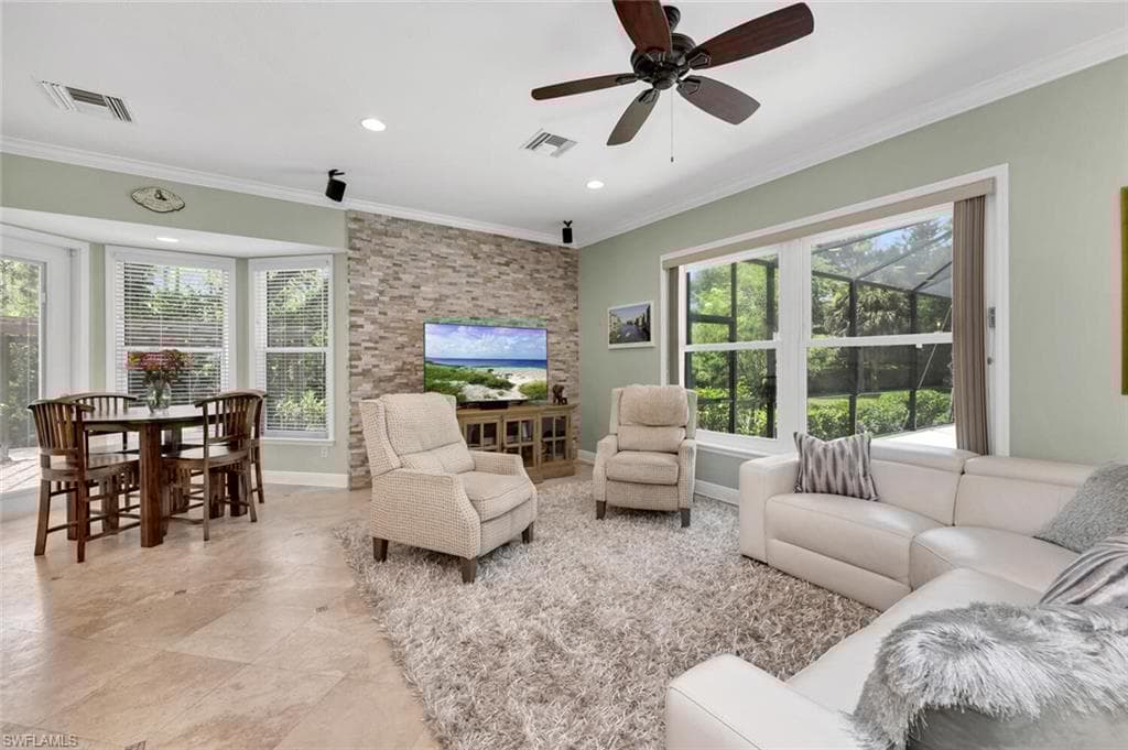 1381 Oakes Blvd, Naples, FL 34119-18