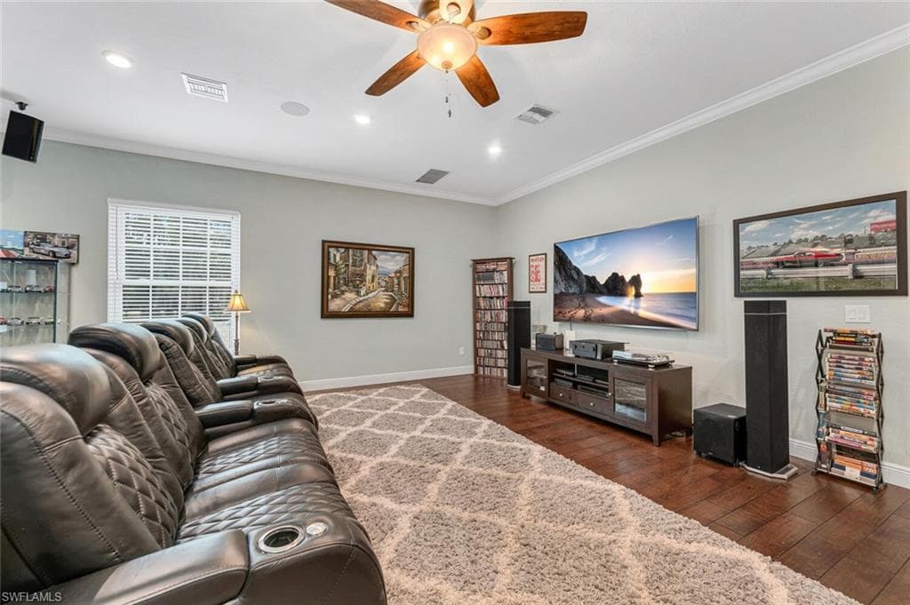 1381 Oakes Blvd, Naples, FL 34119-20
