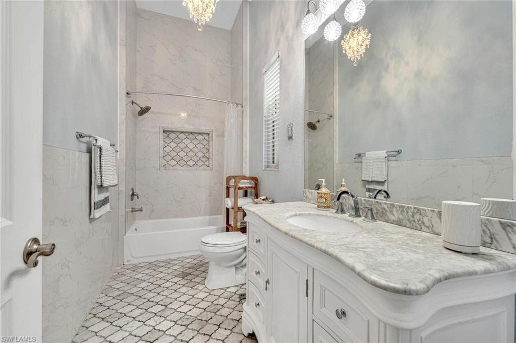 1381 Oakes Blvd, Naples, FL 34119-26