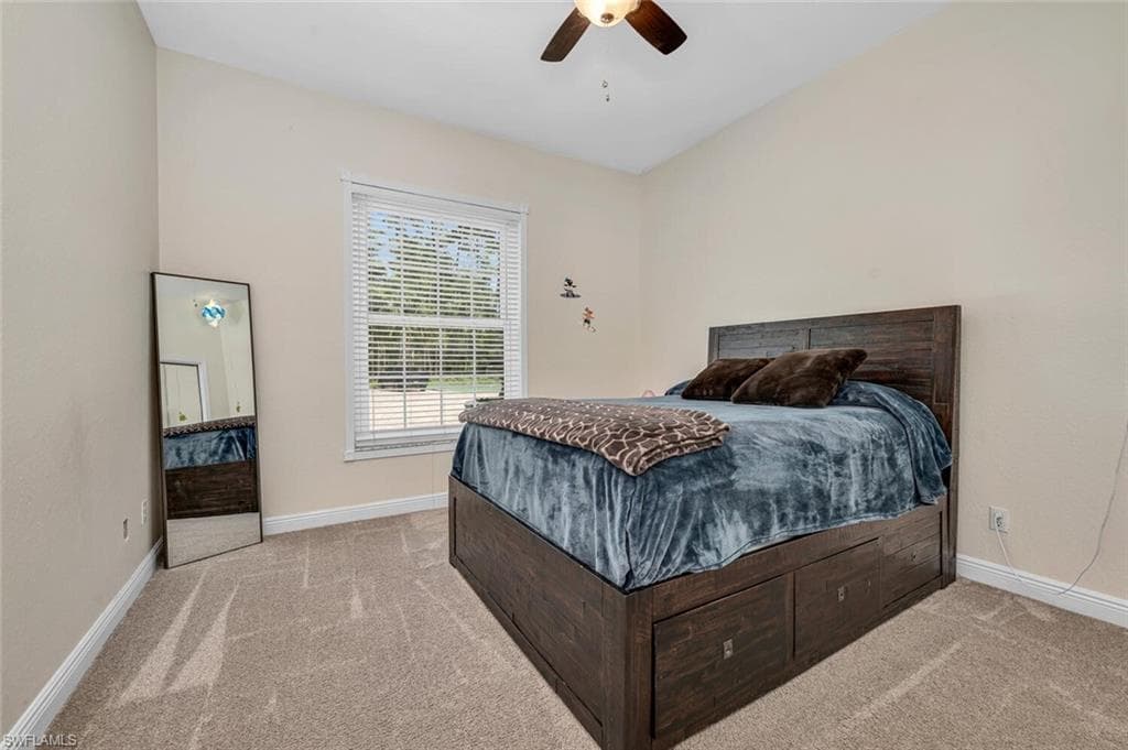 1381 Oakes Blvd, Naples, FL 34119-29