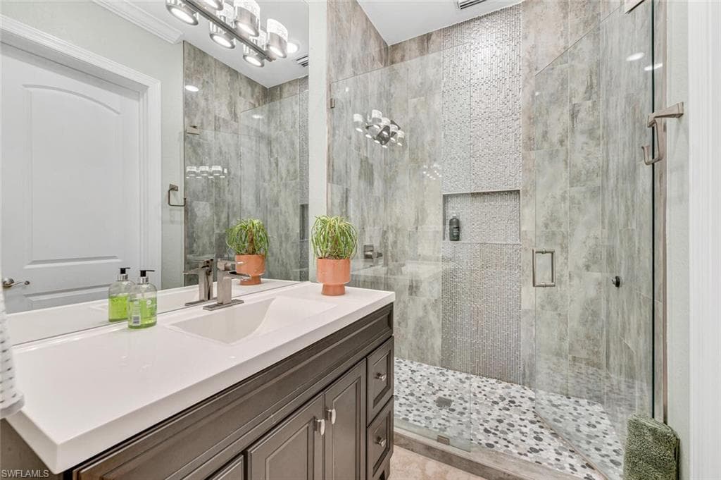 1381 Oakes Blvd, Naples, FL 34119-32