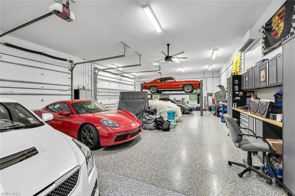 1381 Oakes Blvd, Naples, FL 34119-38