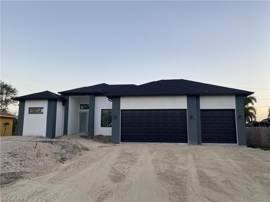 30 11th Ln, Cape Coral, FL 33909-1