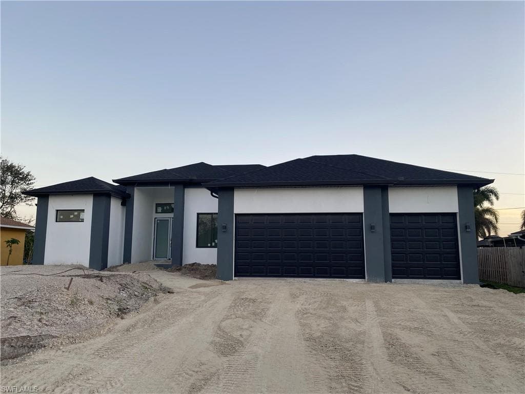 30 11th Ln, Cape Coral, FL 33909-2