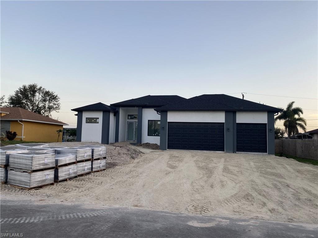 30 11th Ln, Cape Coral, FL 33909-4