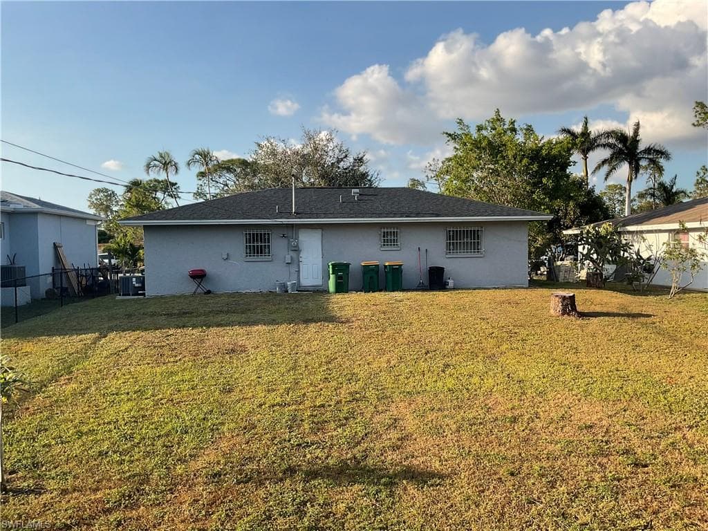5446 Hardee St, Naples, FL 34113-3