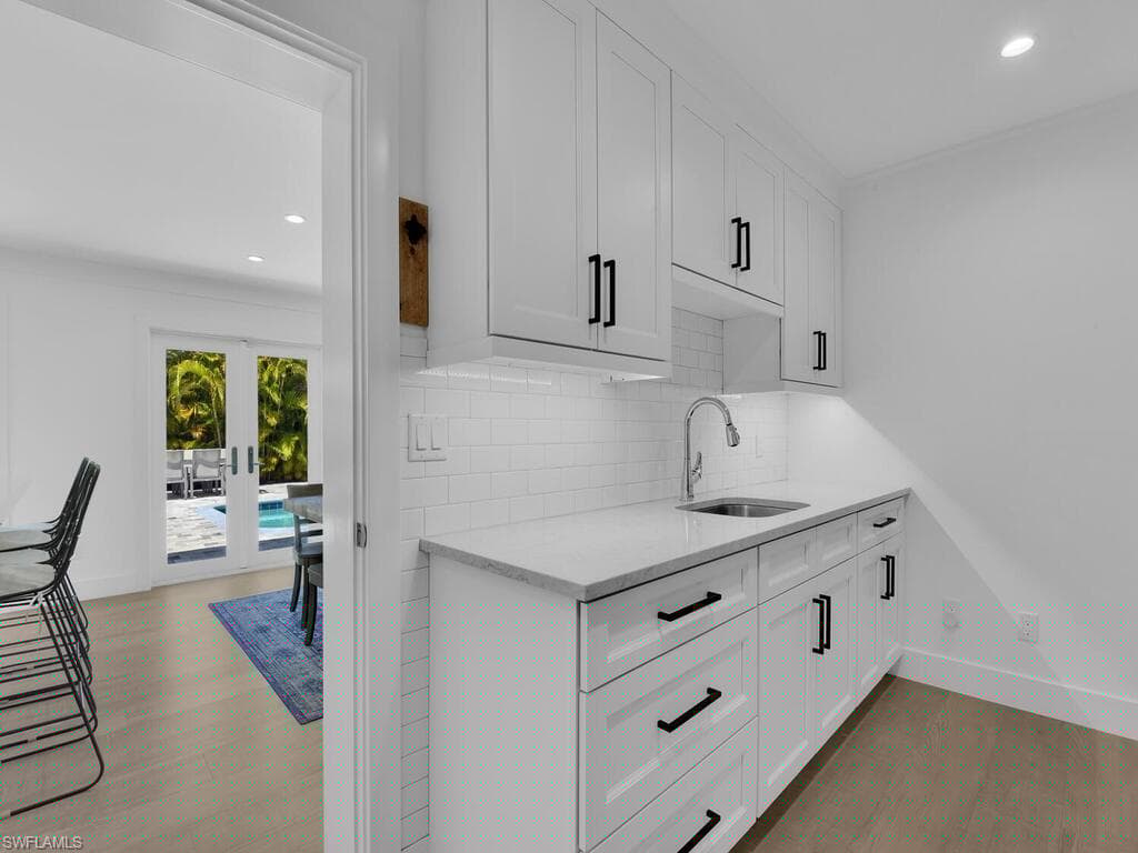 1271 12th St N, Naples, FL 34102-10