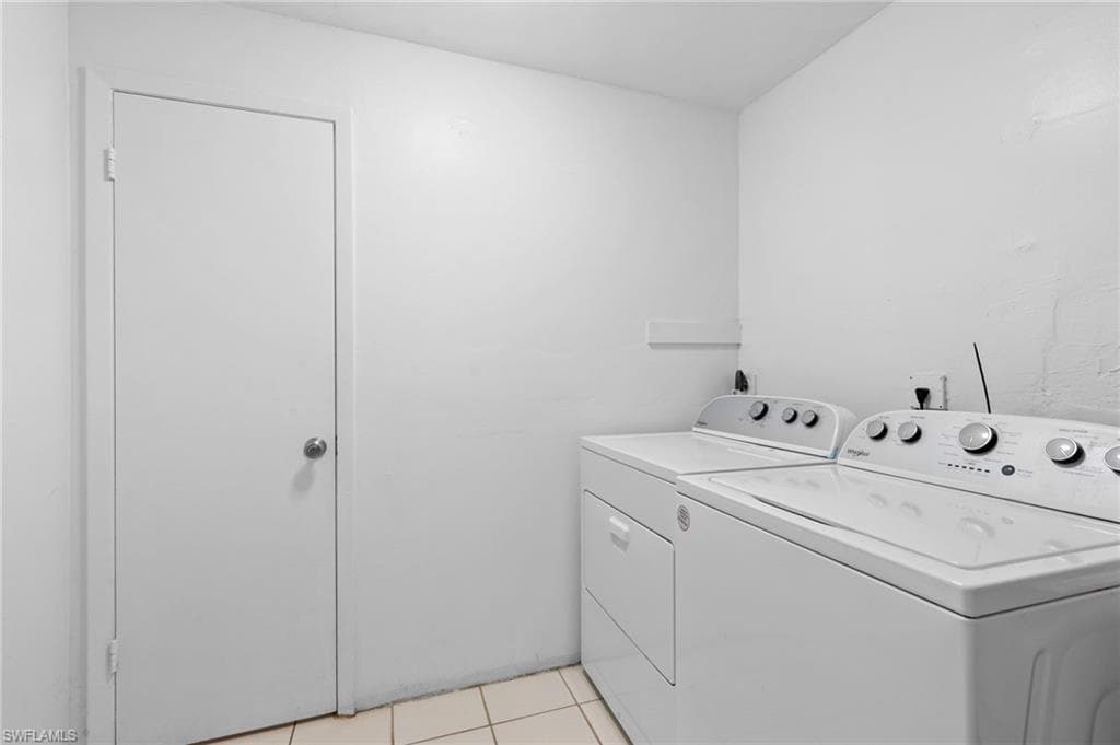 325 29th St NW, Naples, FL 34120-8