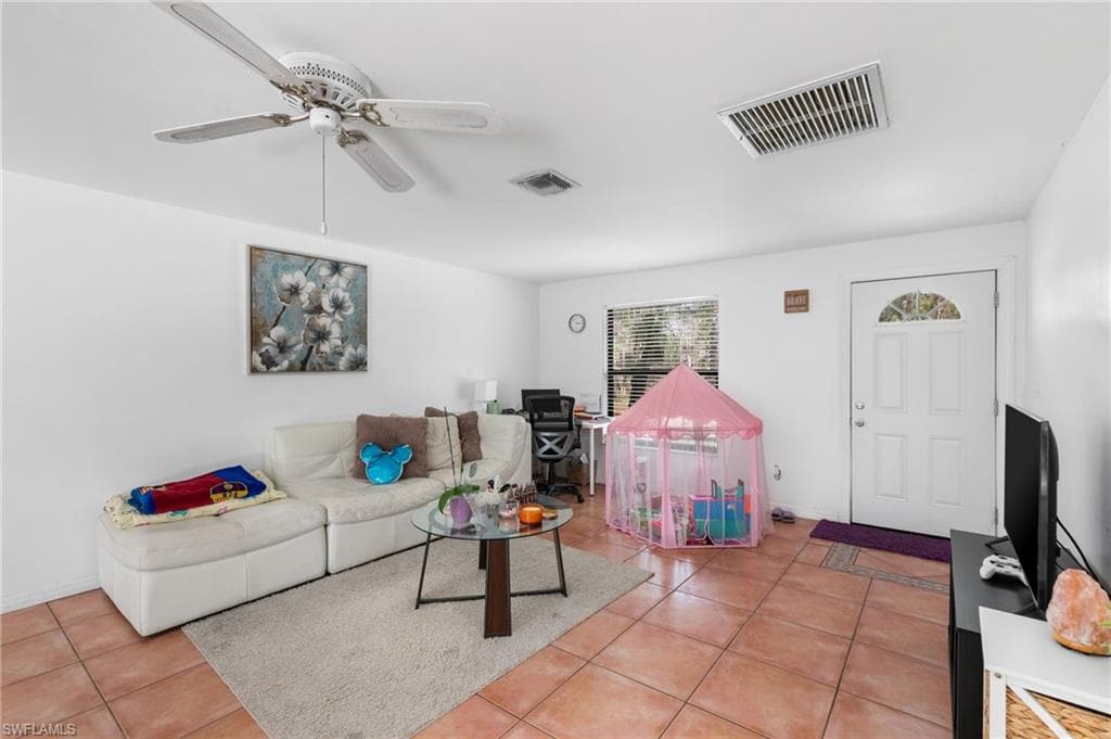 325 29th St NW, Naples, FL 34120-10