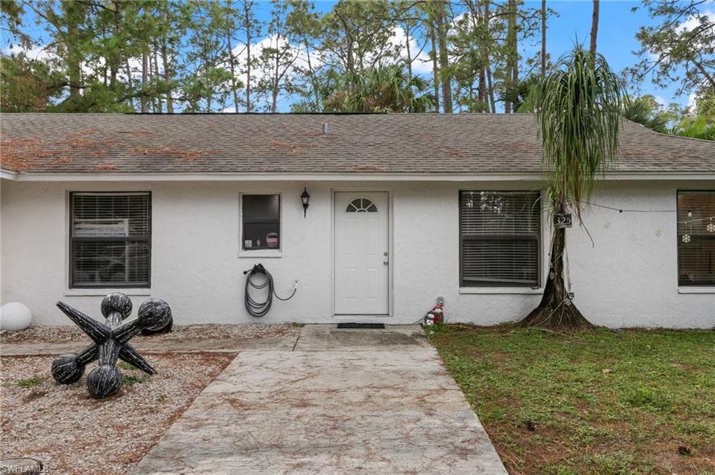 325 29th St NW, Naples, FL 34120-17