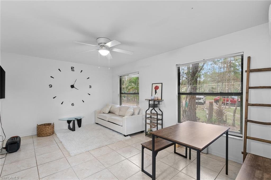 325 29th St NW, Naples, FL 34120-18