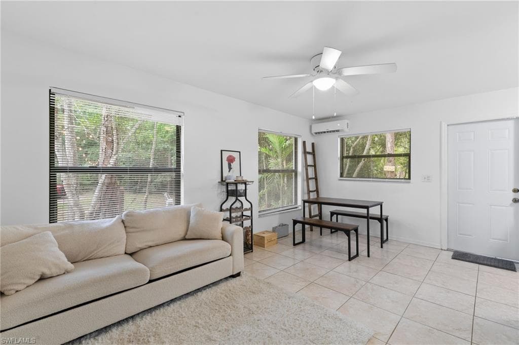 325 29th St NW, Naples, FL 34120-20