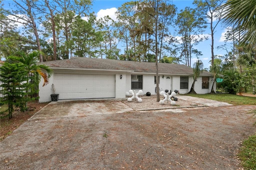 325 29th St NW, Naples, FL 34120-1