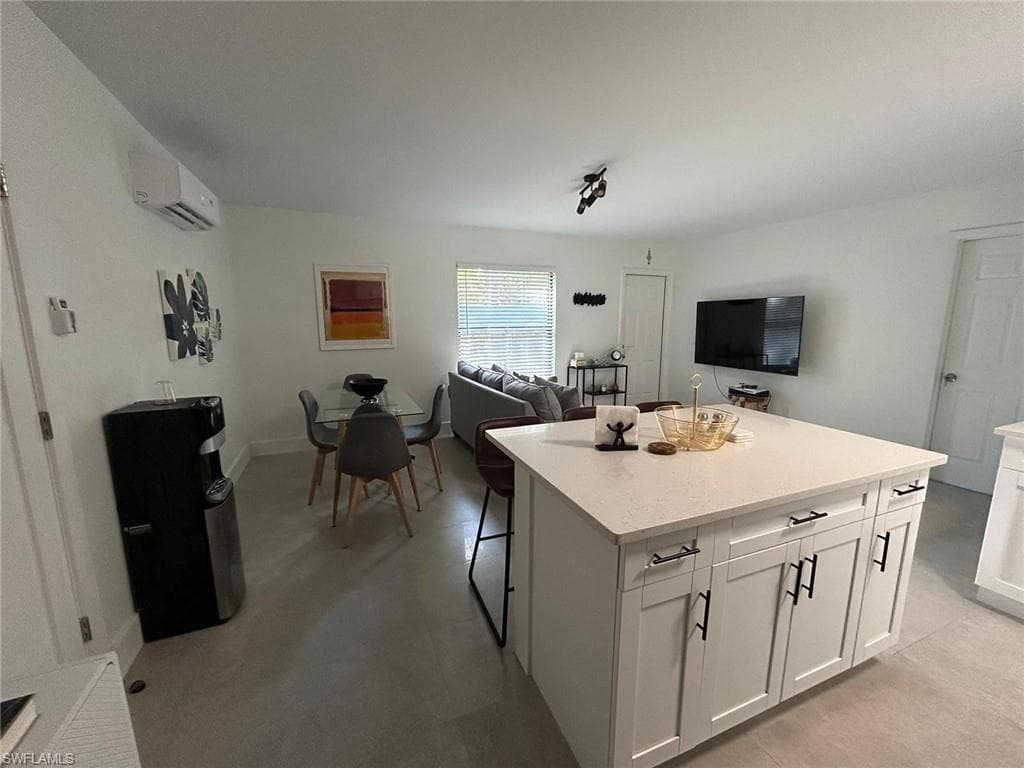 325 29th St NW, Naples, FL 34120-28