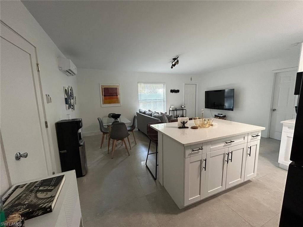 325 29th St NW, Naples, FL 34120-29