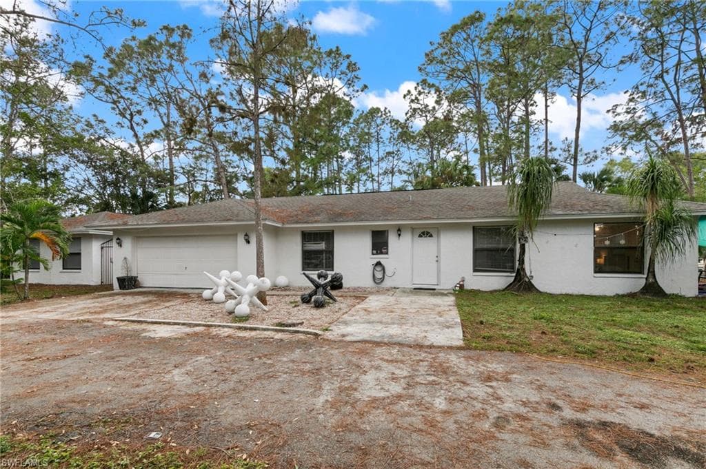 325 29th St NW, Naples, FL 34120-2