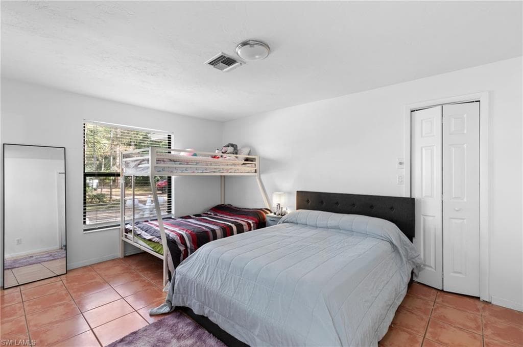 325 29th St NW, Naples, FL 34120-6