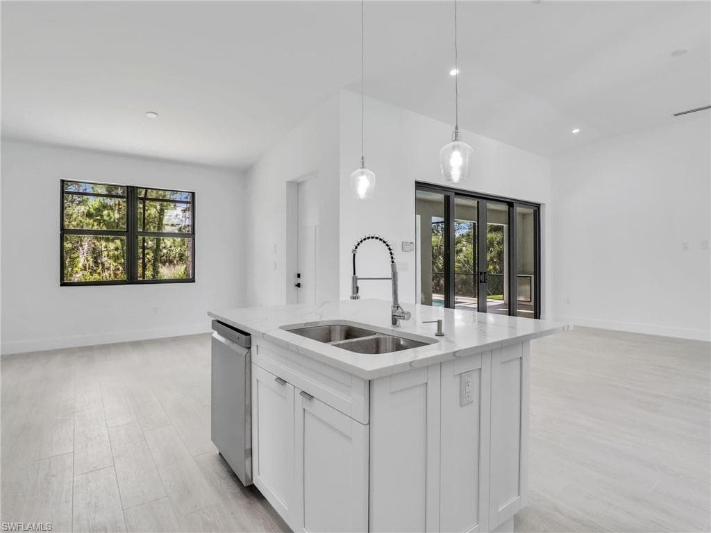 1964 16th Ave NE, Naples, FL 34120-9