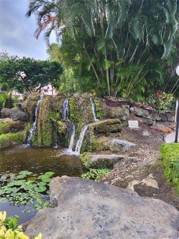127 Forest Lakes Blvd, Naples, FL 34105-20