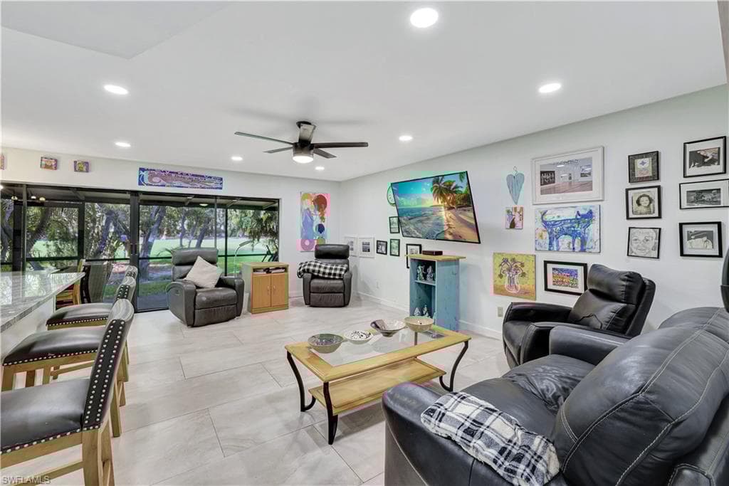 127 Forest Lakes Blvd, Naples, FL 34105-3