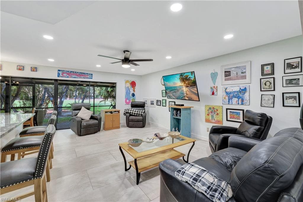 127 Forest Lakes Blvd, Naples, FL 34105-3