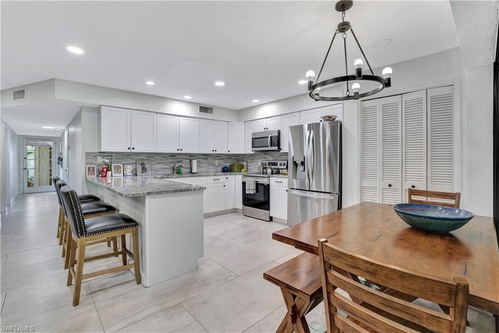 127 Forest Lakes Blvd, Naples, FL 34105-8