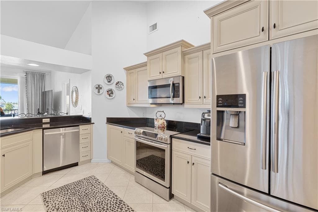 218 Waterway Ct 4-202, Marco Island, FL 34145-10