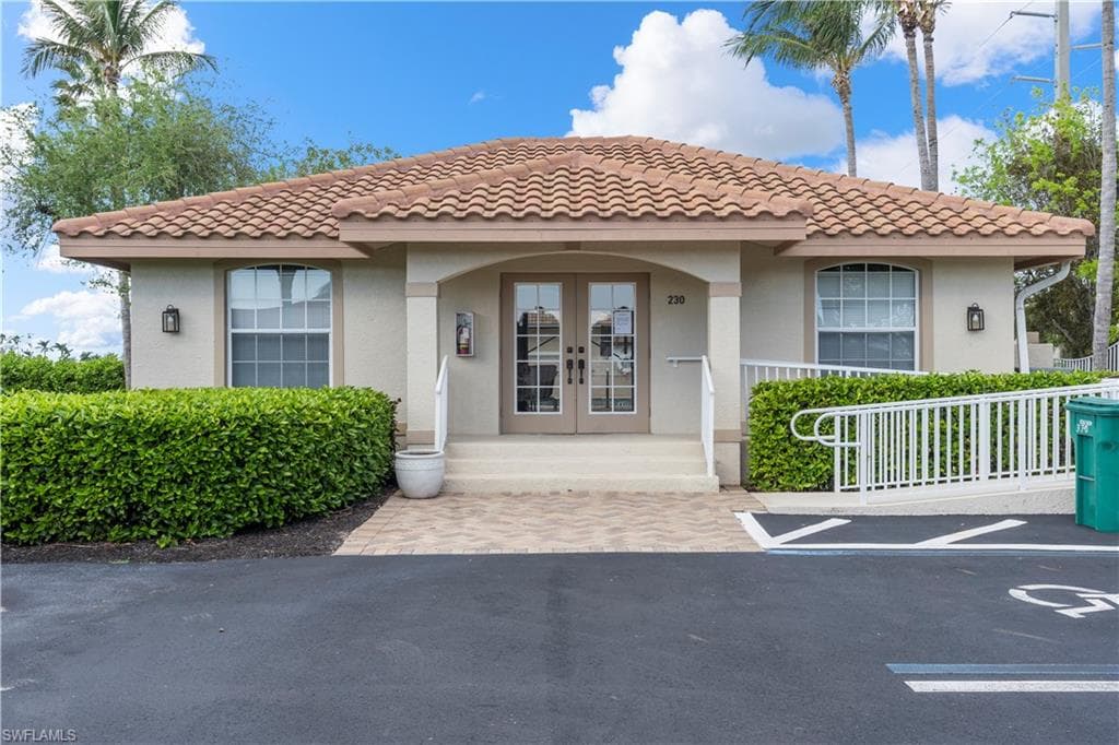 218 Waterway Ct 4-202, Marco Island, FL 34145-30