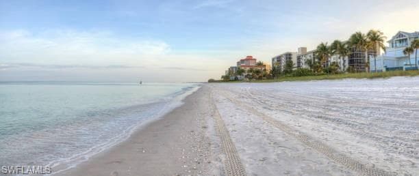 2010 Alamanda Dr 201, Naples, FL 34102-16
