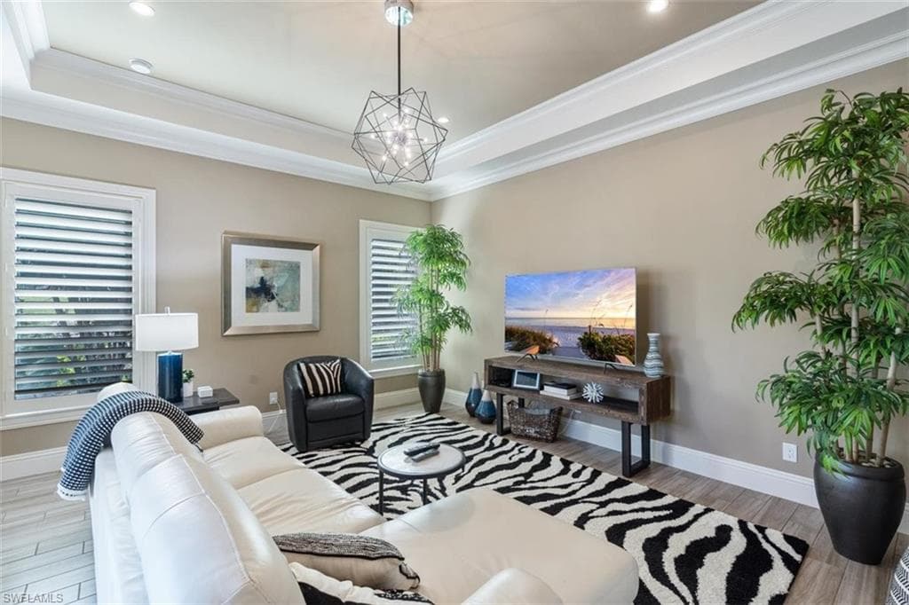 6376 Burnham Rd, Naples, FL 34119-20