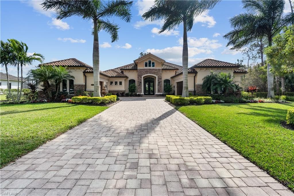 6376 Burnham Rd, Naples, FL 34119-2