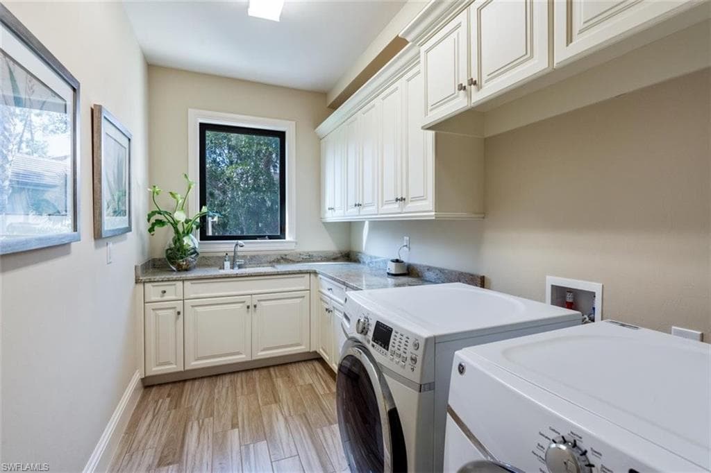 6376 Burnham Rd, Naples, FL 34119-29