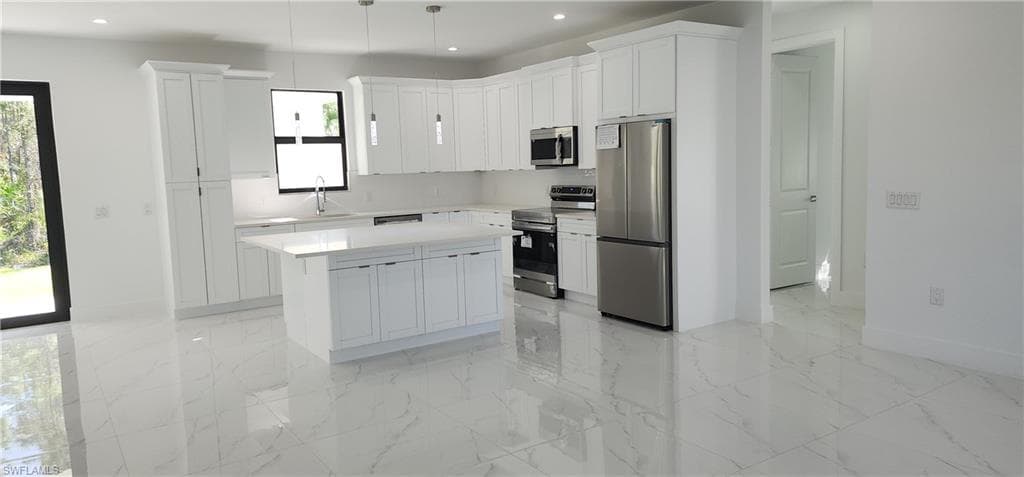 4266 4th Ave SE, Naples, FL 34117-2
