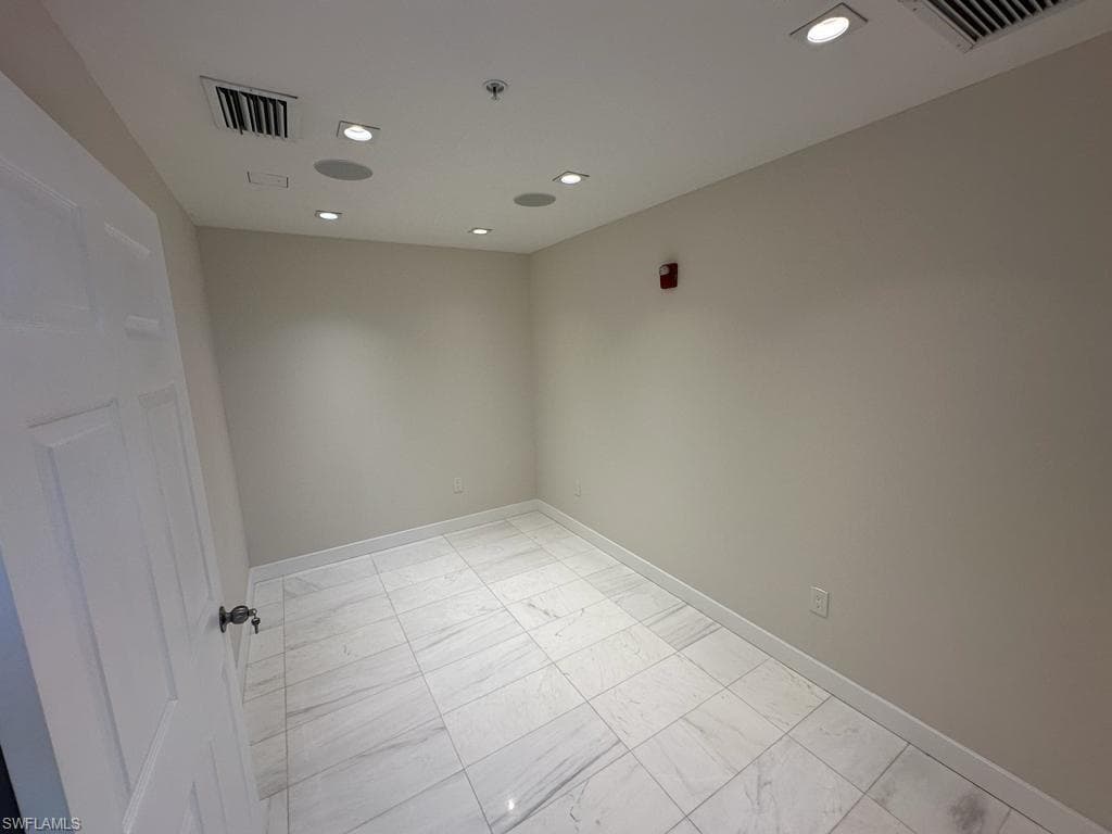 1001 10th Ave S 101, Naples, FL 34102-4