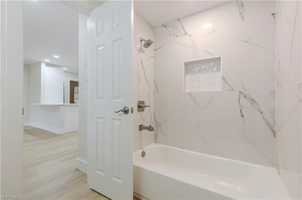 5 Watercolor Way 5, Naples, FL 34113-17