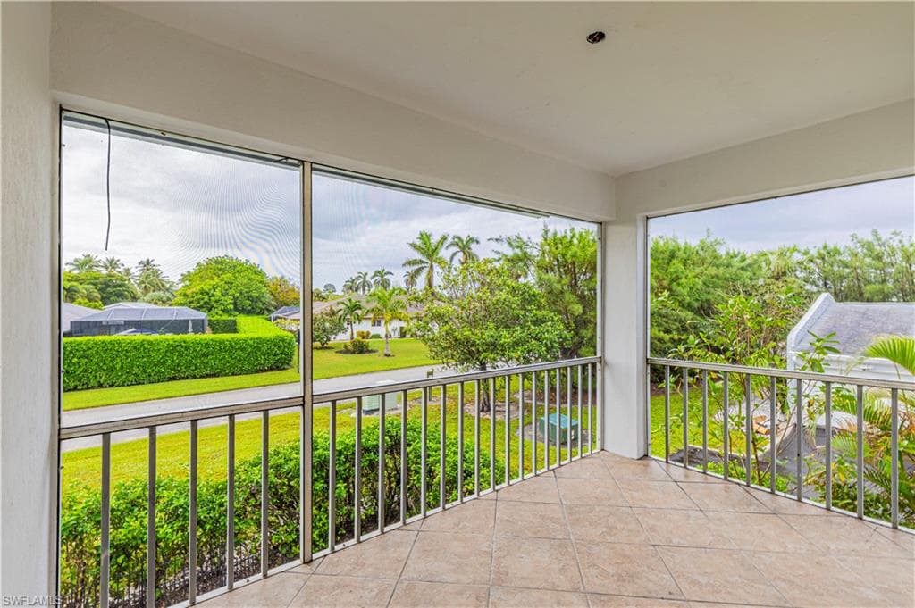 5 Watercolor Way 5, Naples, FL 34113-24