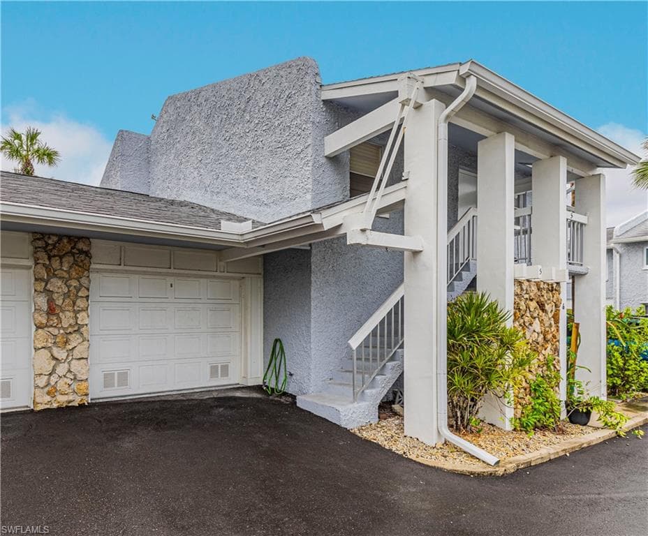 5 Watercolor Way 5, Naples, FL 34113-25