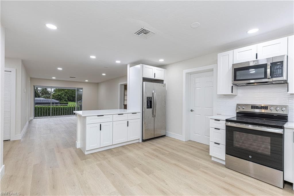 5 Watercolor Way 5, Naples, FL 34113-3