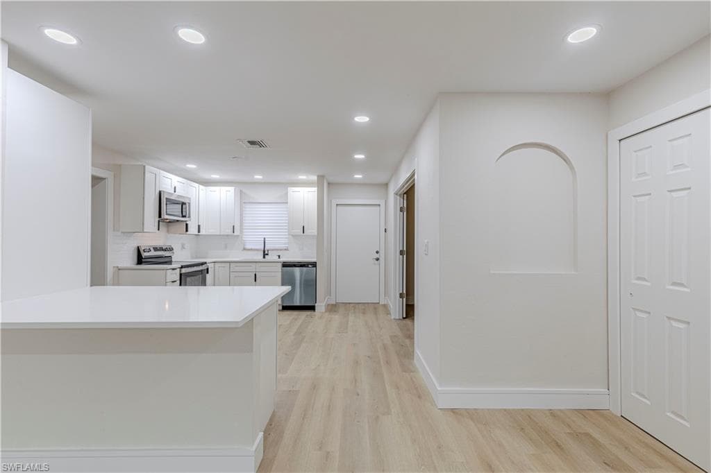 5 Watercolor Way 5, Naples, FL 34113-5