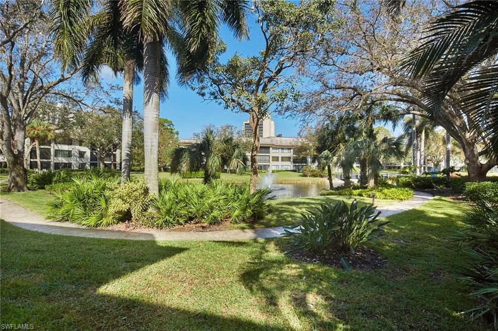 5954 Pelican Bay Blvd 212, Naples, FL 34108-18