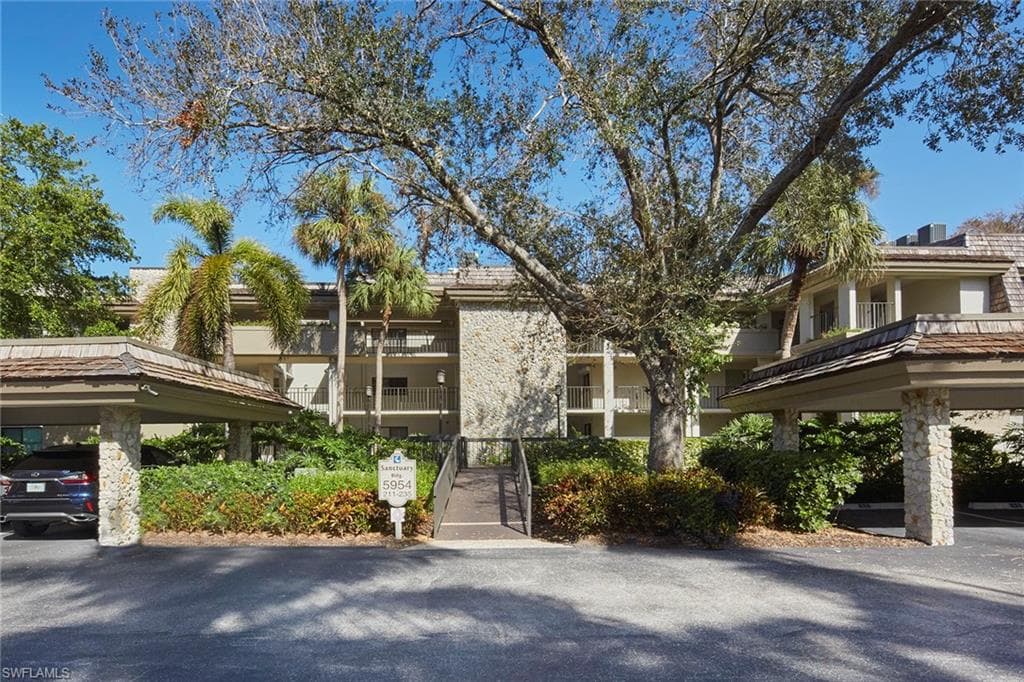 5954 Pelican Bay Blvd 212, Naples, FL 34108-1
