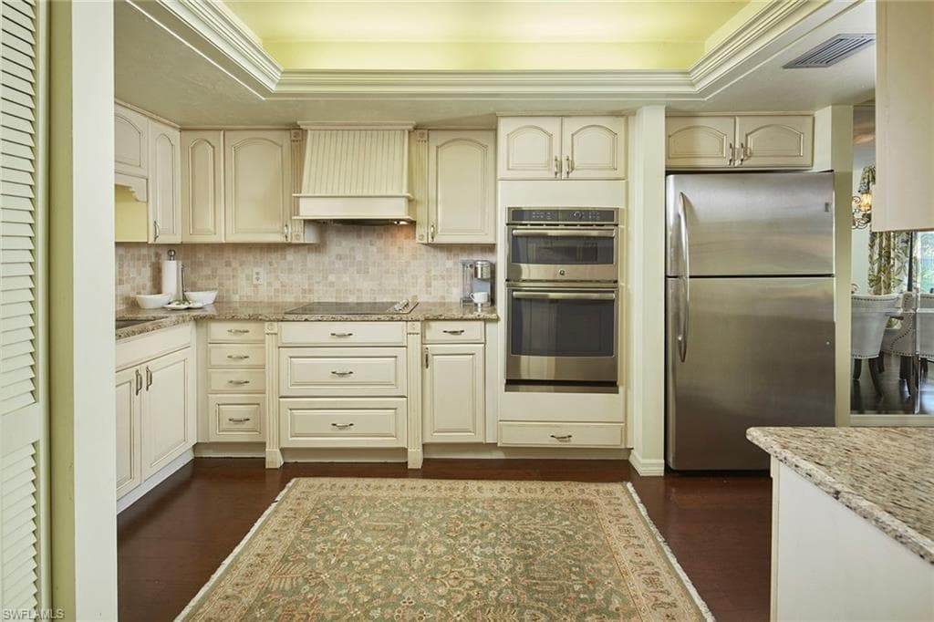 5954 Pelican Bay Blvd 212, Naples, FL 34108-6