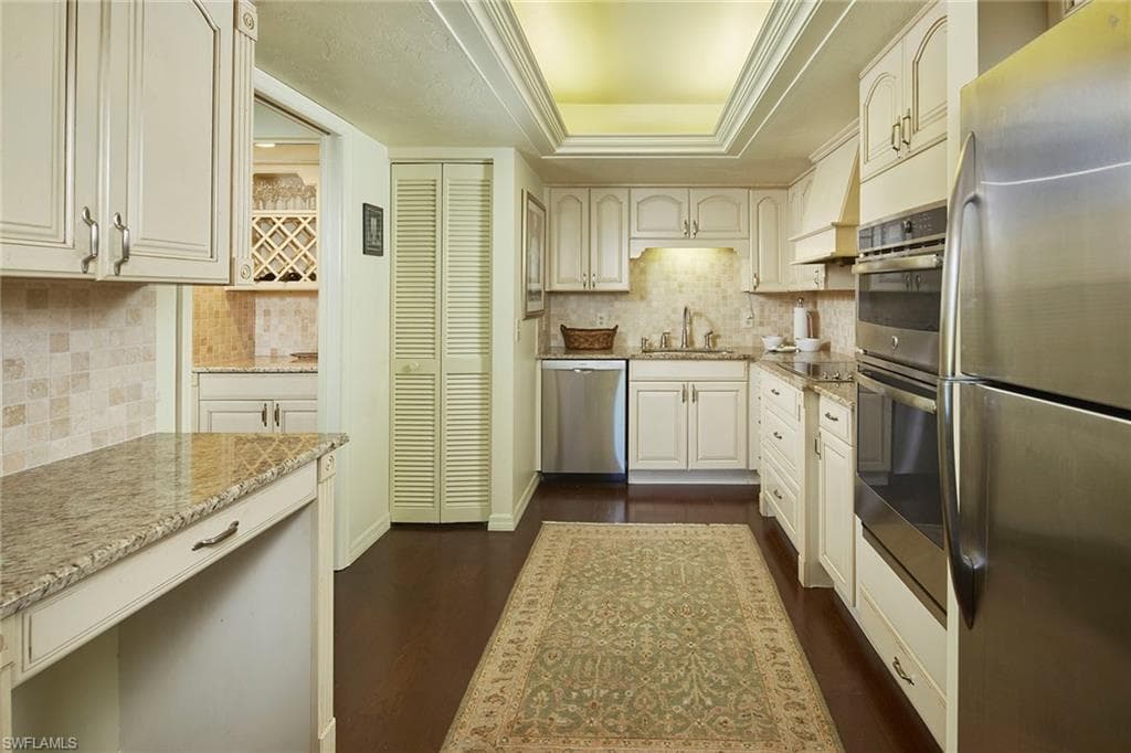 5954 Pelican Bay Blvd 212, Naples, FL 34108-7