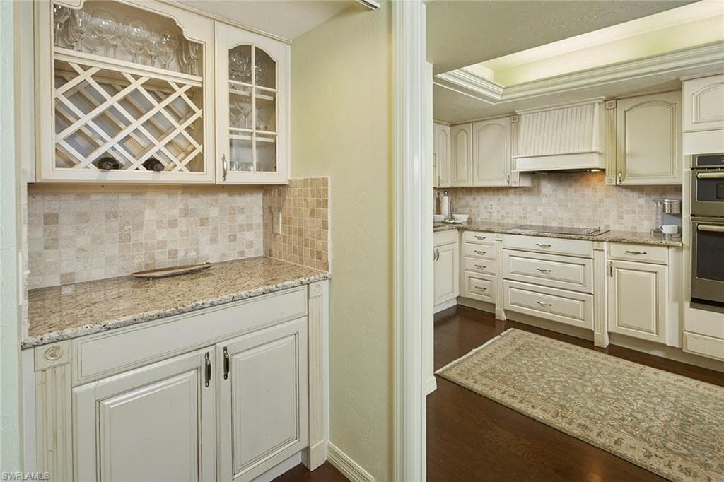 5954 Pelican Bay Blvd 212, Naples, FL 34108-8