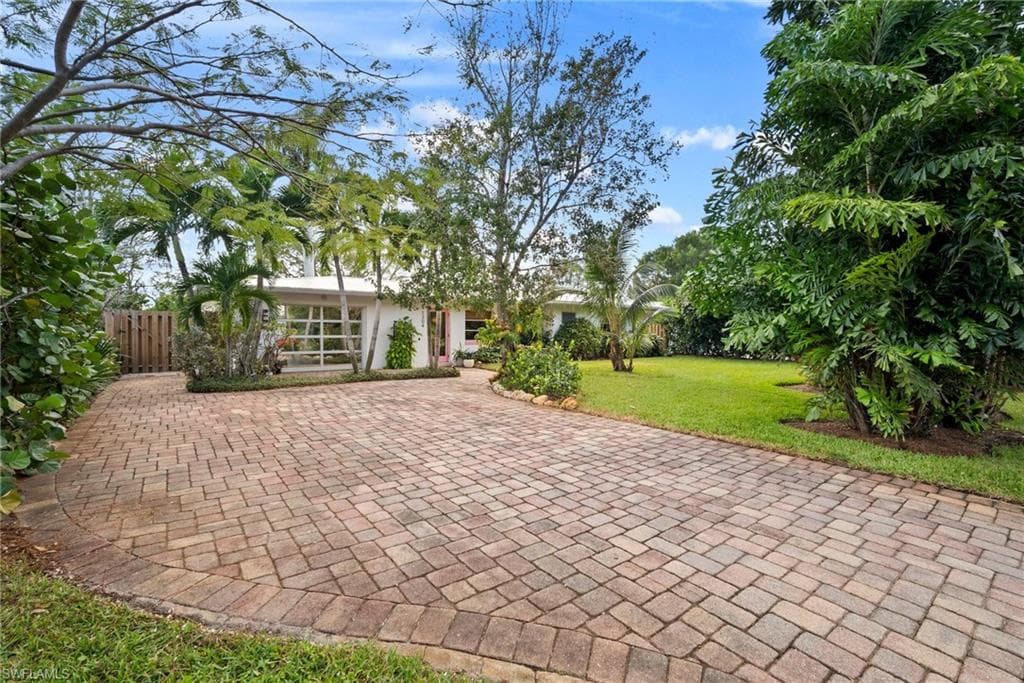 1304 Milano Dr, Naples, FL 34103-17