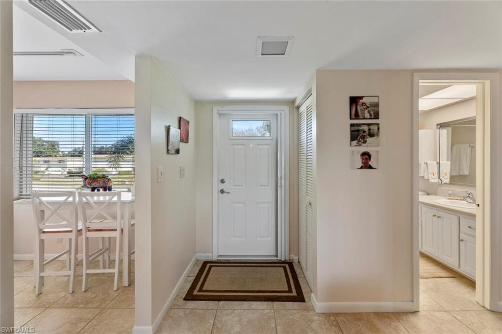 701 Teryl Rd 4, Naples, FL 34112-12