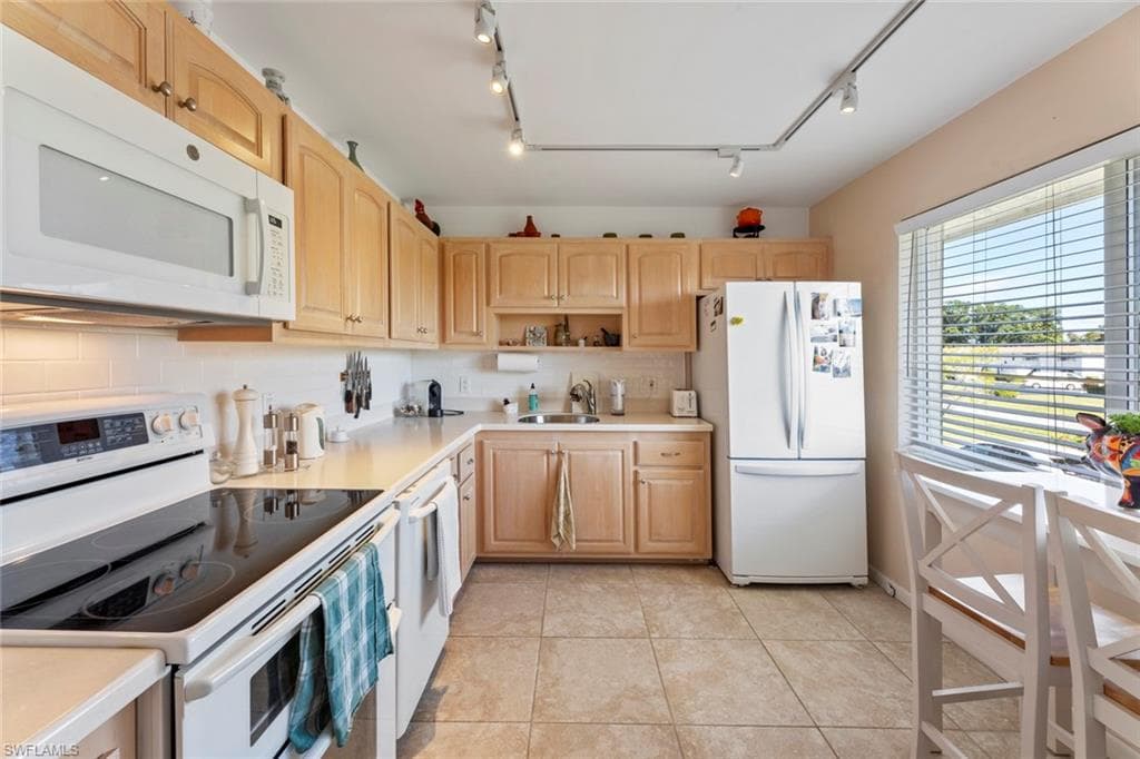 701 Teryl Rd 4, Naples, FL 34112-20
